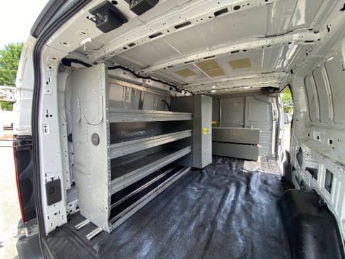 Used 2018 Ford Transit 250 148 Low Roof RWD image 9