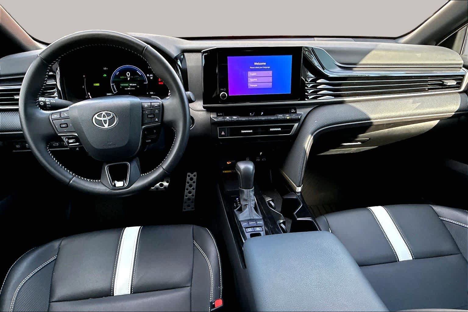 Used 2025 Toyota Camry SE FWD image 15