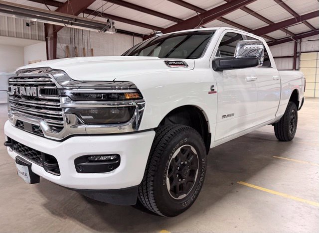 Used 2026 RAM 2500 Laramie AWD/4WD image 8