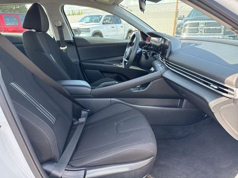 Used 2024 Hyundai Elantra SEL FWD image 10