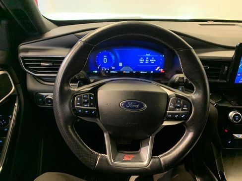 Used 2022 Ford Explorer ST w/ ST Street Pack image 12