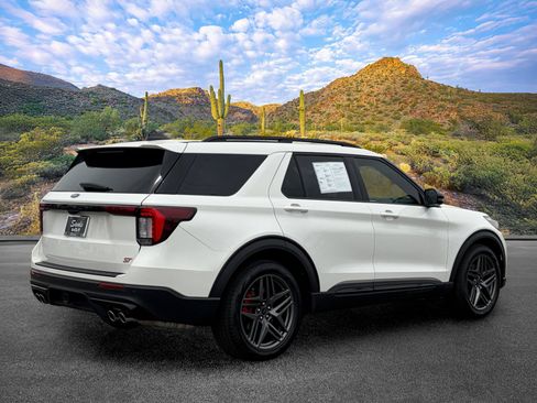 Used 2025 Ford Explorer ST w/ Sun And Sound Package AWD/4WD image 4