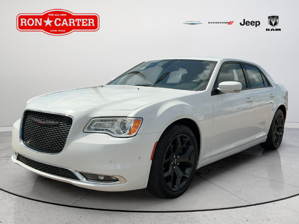 Certified 2022 Chrysler 300 S RWD image 3
