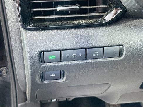 Used 2022 Nissan Sentra SV w/ All-Weather Package FWD image 10