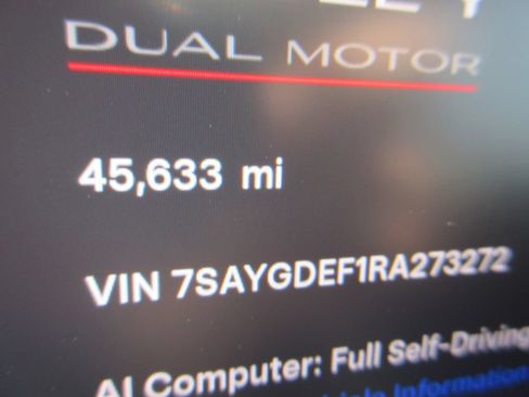 Used 2024 Tesla Model Y Performance AWD/4WD image 34