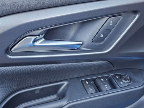 New 2026 Chevrolet Equinox EV LT image 29