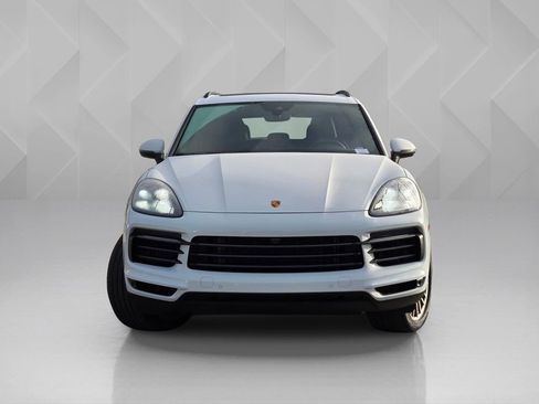 Used 2022 Porsche Cayenne image 2
