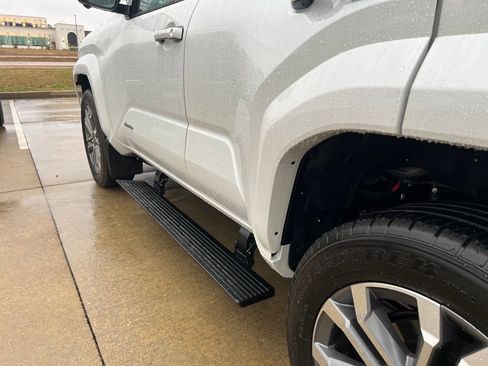 Used 2025 Toyota 4Runner Limited image 25