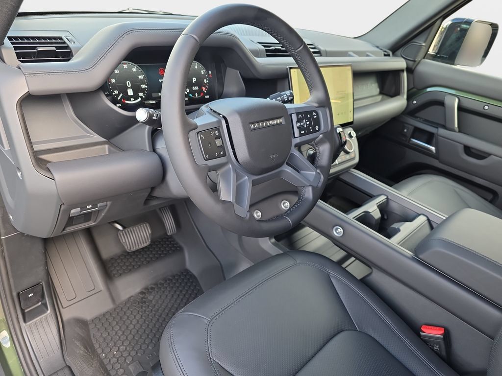 New 2026 Land Rover Defender 110 X-Dynamic SE AWD/4WD image 13