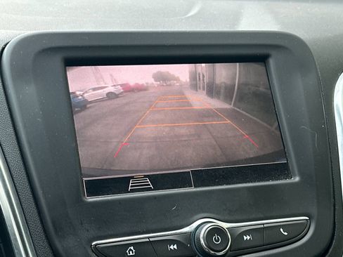 Used 2023 Chevrolet Equinox LS AWD/4WD image 18