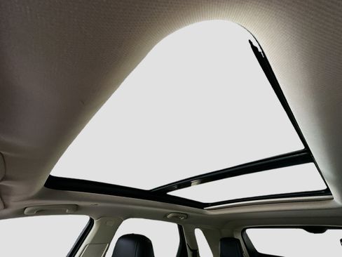 Used 2019 Cadillac XT5 Luxury FWD image 22