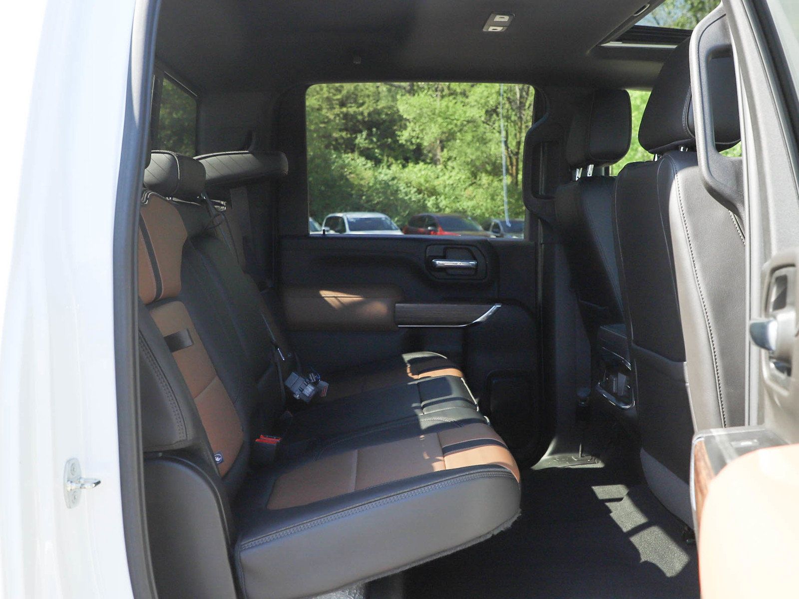 Used 2022 Chevrolet Silverado 2500 High Country w/ Safety Package II AWD/4WD image 12