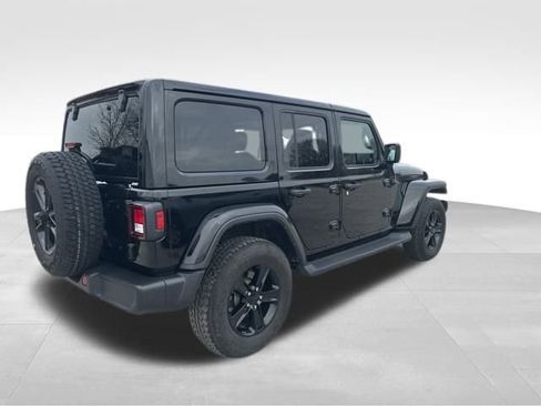 Used 2023 Jeep Wrangler Sahara image 10