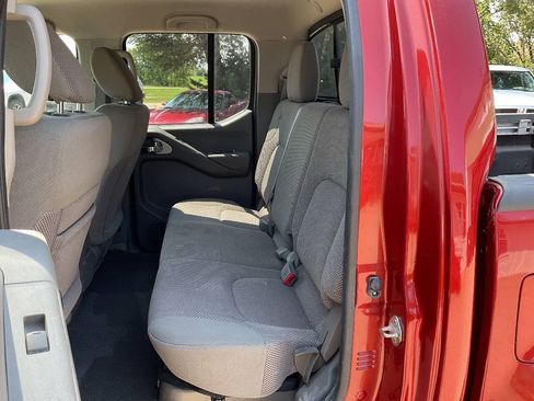 Used 2016 Nissan Frontier SV RWD image 12