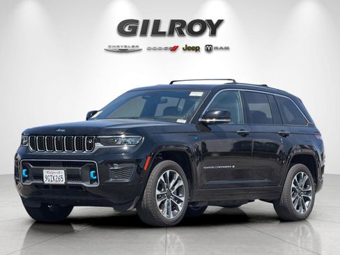 Used 2023 Jeep Grand Cherokee Overland w/ Advanced Protech Group III AWD/4WD image 8