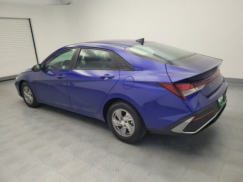 Used 2025 Hyundai Elantra SE FWD image 3