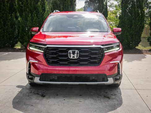 Used 2023 Honda Pilot EX-L image 3