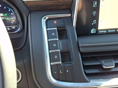 Used 2024 Chevrolet Tahoe Premier image 19