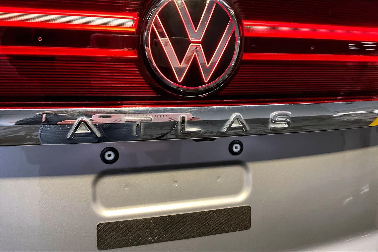 Used 2024 Volkswagen Atlas Cross Sport SE AWD/4WD image 10