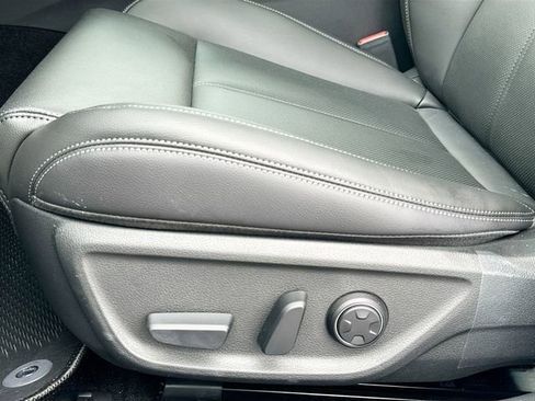 Certified 2025 Genesis G70 2.5T image 21