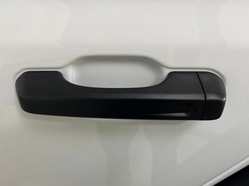 Used 2025 Jeep Wrangler Willys image 42