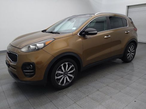 Used 2017 Kia Sportage EX w/ EX Premium Package FWD image 2