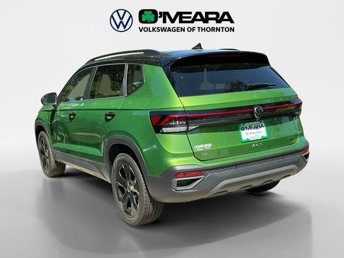 New 2025 Volkswagen Taos SE image 3