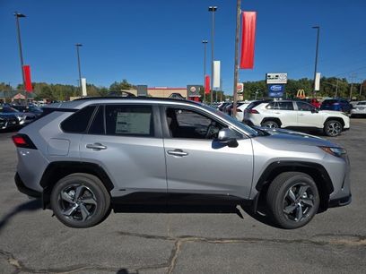 New 2025 Toyota RAV4 SE