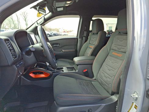 Used 2024 Nissan Frontier PRO-4X w/ Pro Convenience Package image 12