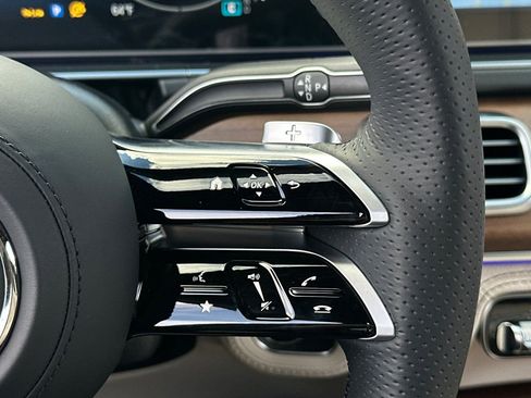 New 2025 Mercedes-Benz GLS 580 4MATIC image 25