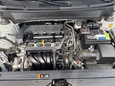 Certified 2024 Hyundai Venue SEL FWD image 32