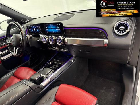 Used 2021 Mercedes-Benz GLB 250 4MATIC image 49