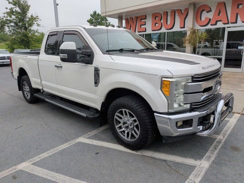 Used 2017 Ford F350 Lariat RWD image 1