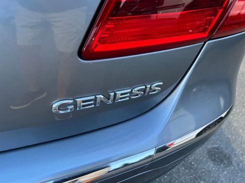 Used 2013 Hyundai Genesis 3.8 image 5