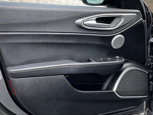 Used 2018 Alfa Romeo Giulia Ti Sport w/ Quick Order Package 22U Sport image 17