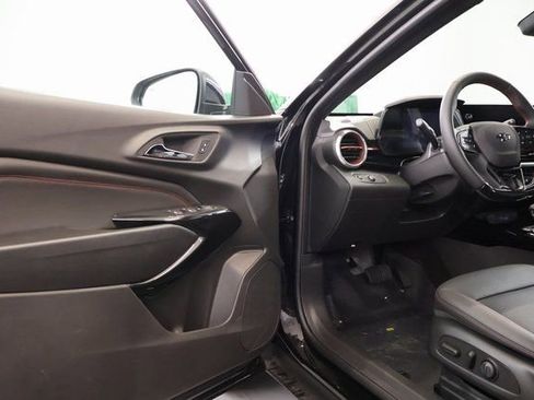 New 2026 Chevrolet Trax RS w/ Sunroof Package image 9