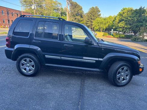 Used 2005 Jeep Liberty Limited AWD/4WD image 4