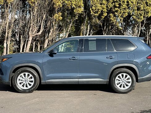 Used 2025 Toyota Grand Highlander AWD image 7