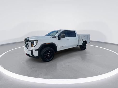 Used 2025 GMC Sierra 2500 AT4 image 10