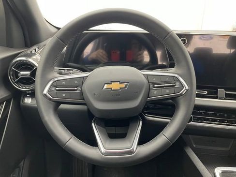 New 2026 Chevrolet Equinox LT w/ Convenience Package II AWD/4WD image 11