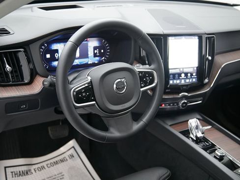 Certified 2023 Volvo XC60 B5 Ultimate AWD/4WD image 13