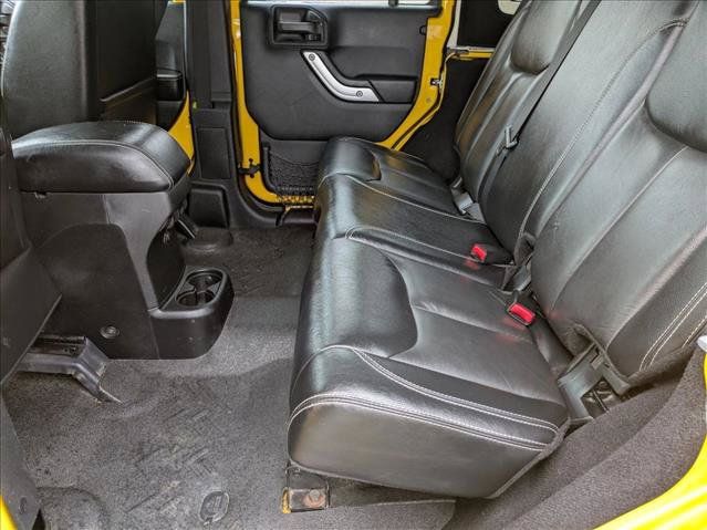Used 2015 Jeep Wrangler Unlimited Rubicon AWD/4WD image 17