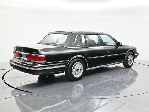 Used 1990 Lincoln Continental Signature image 5