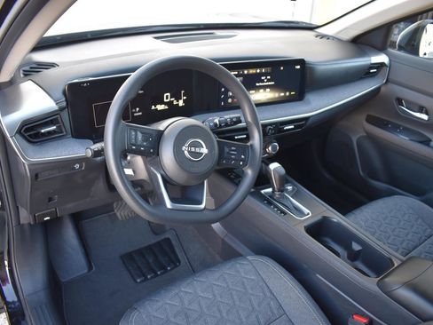 Certified 2025 Nissan Kicks SV image 16