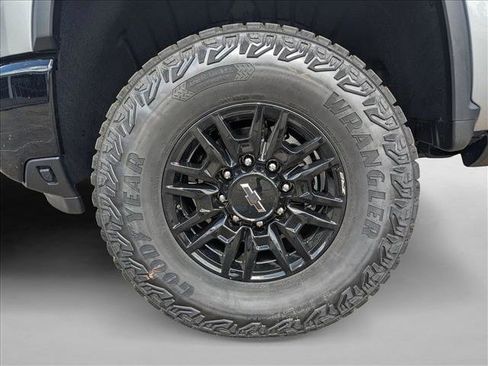 New 2026 Chevrolet Silverado 2500 ZR2 image 11