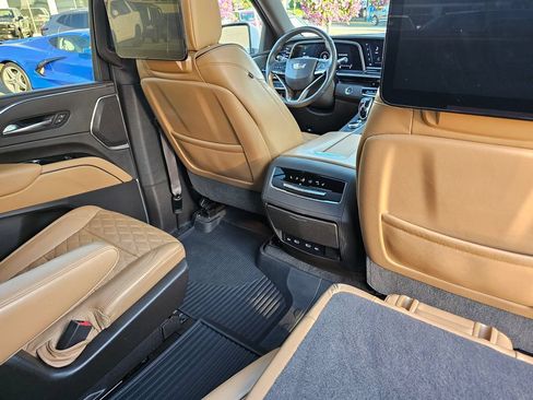 Used 2021 Cadillac Escalade Sport w/ Driver Assist Tech Package AWD/4WD image 22