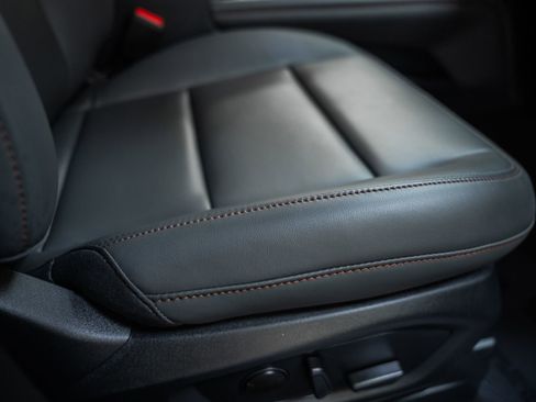 Certified 2025 Ford Explorer Active w/ Active Comfort Package image 41