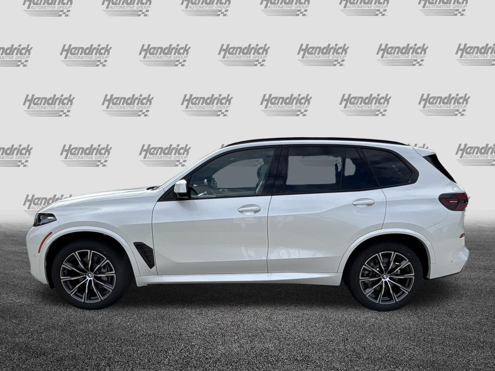 Certified 2026 BMW X5 xDrive40i w/ M Sport Package AWD/4WD image 6