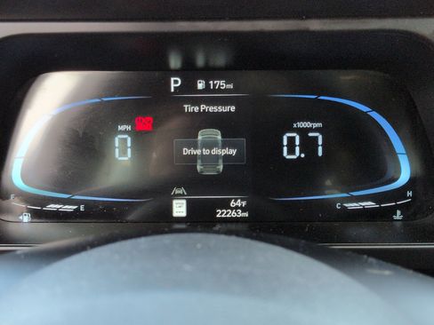 Used 2025 Hyundai Elantra Sport image 18