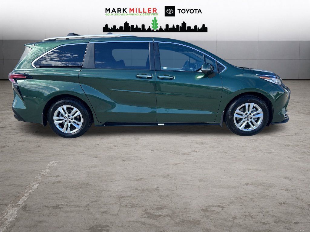 Certified 2022 Toyota Sienna Limited AWD/4WD image 7